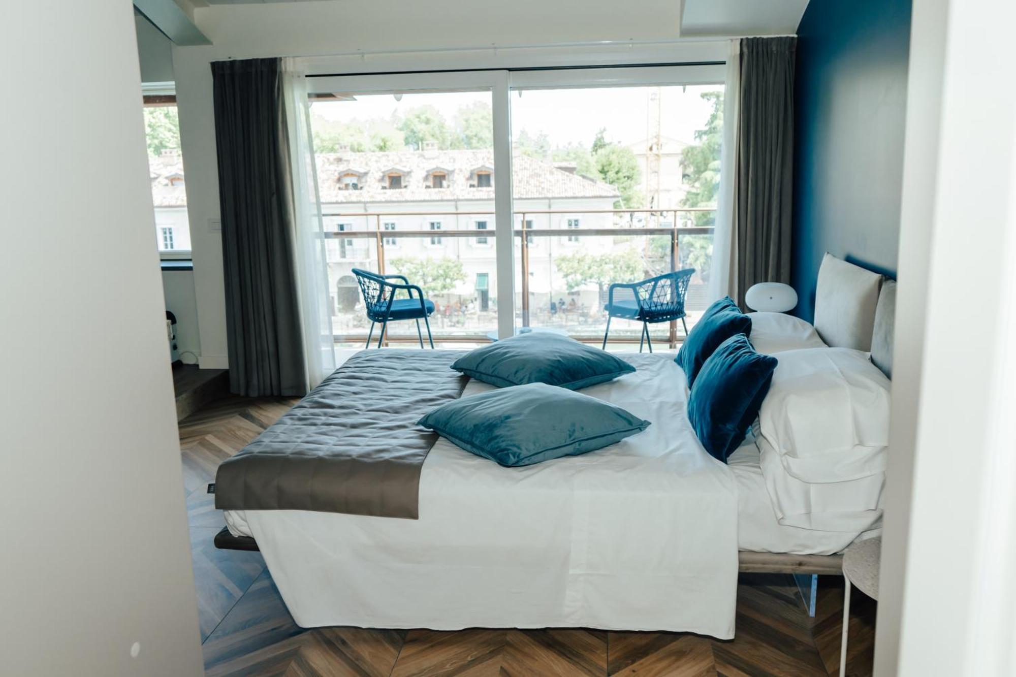 C House Rooms Lake เปสเคียรา เดล การ์ดา ภายนอก รูปภาพ